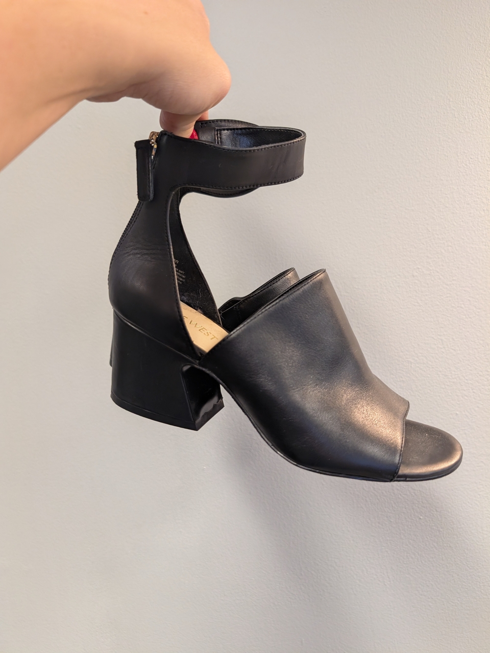 Nine West Black Leather Open-Toe Block Heel Sandal with Ankle Strap